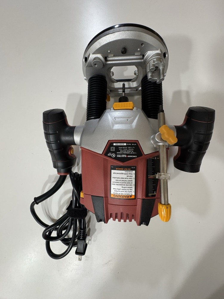 1-1/2 HP Variable Speed Plunge Router 67119 Great Working Condition