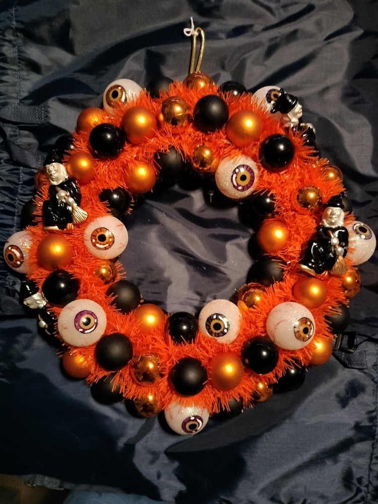 Halloween Wreath lighted eyeballs ceramic witches