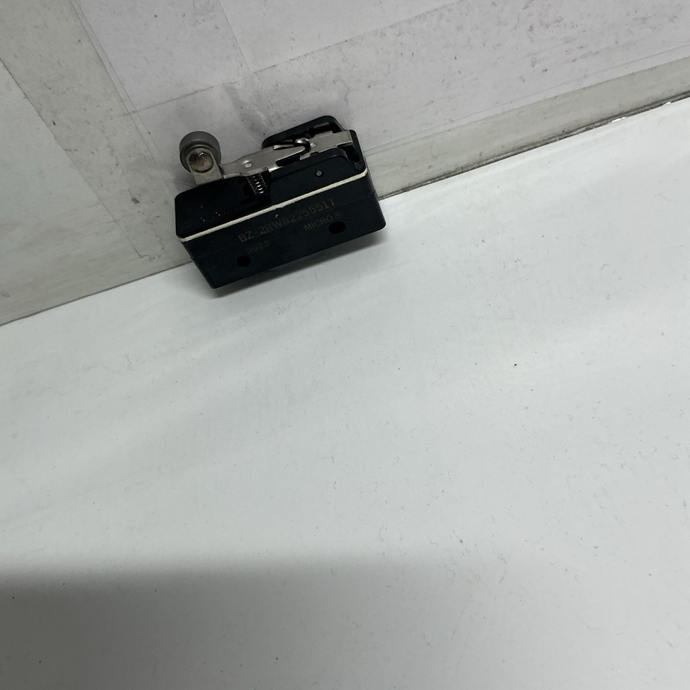 Micro Switch BZ-2RW8225551T Roller Lever Limit Switch V-732