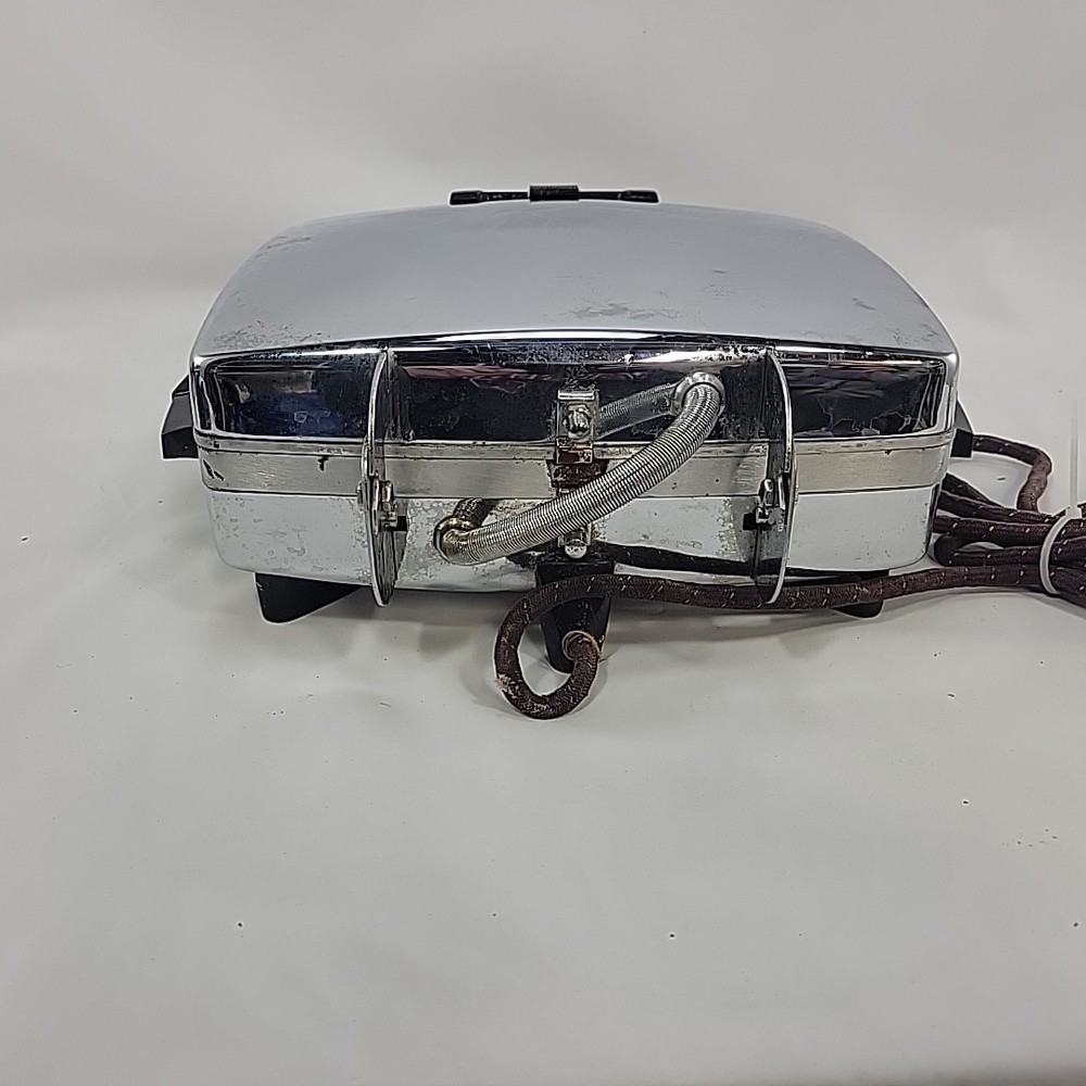 Toastmaster Waffle Iron Maker Model 2D3 Chrome