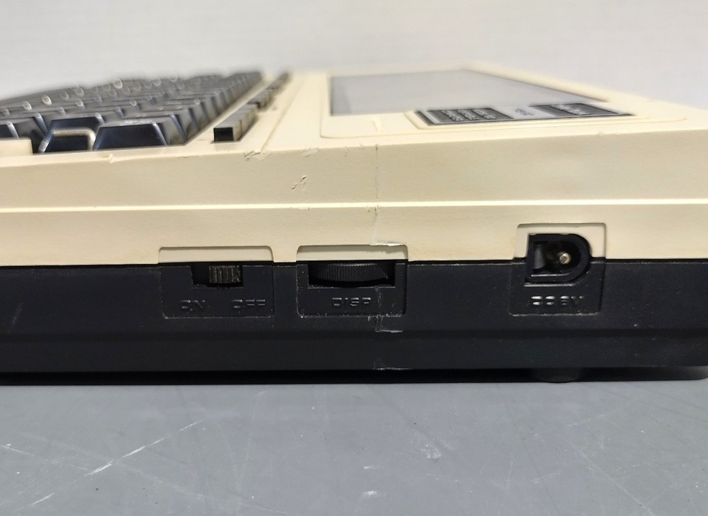 RadioShack TRS-80 Model 100 Battery-Powered Portable Computer - Untested