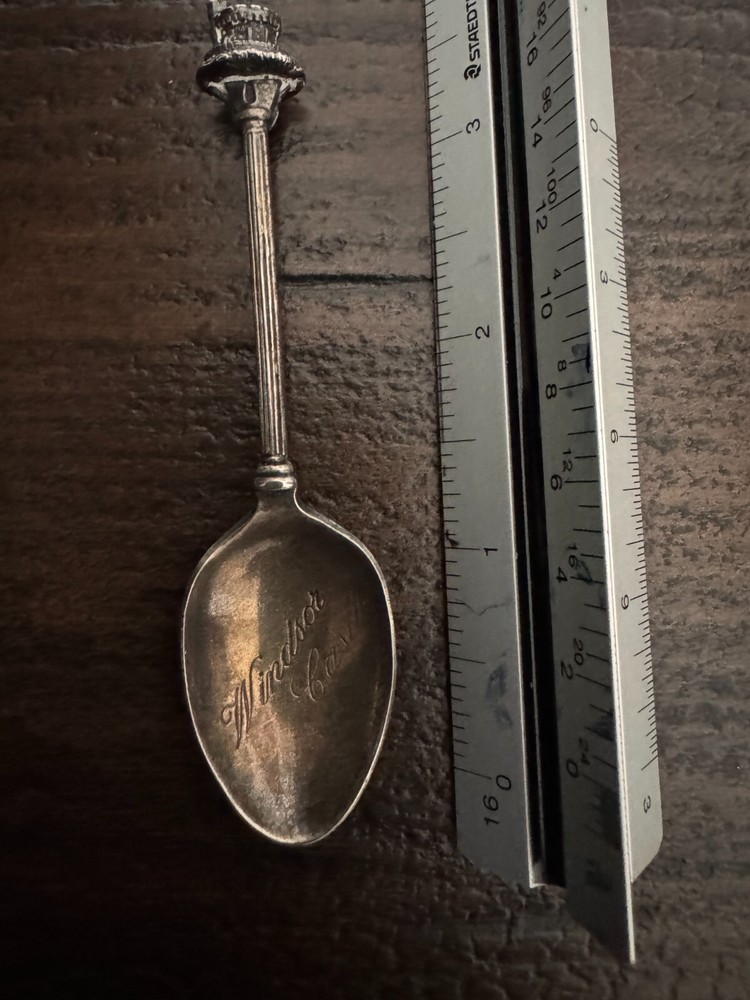 Windsor Castle Exquisite EJ LTD Collector Spoon Silver Tone