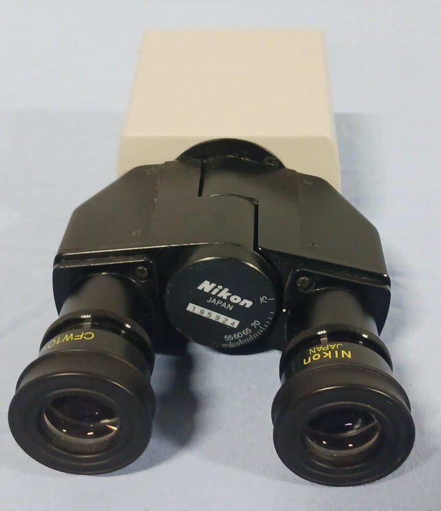 Nikon Microscope Head 195924 w/ Eye Pieces