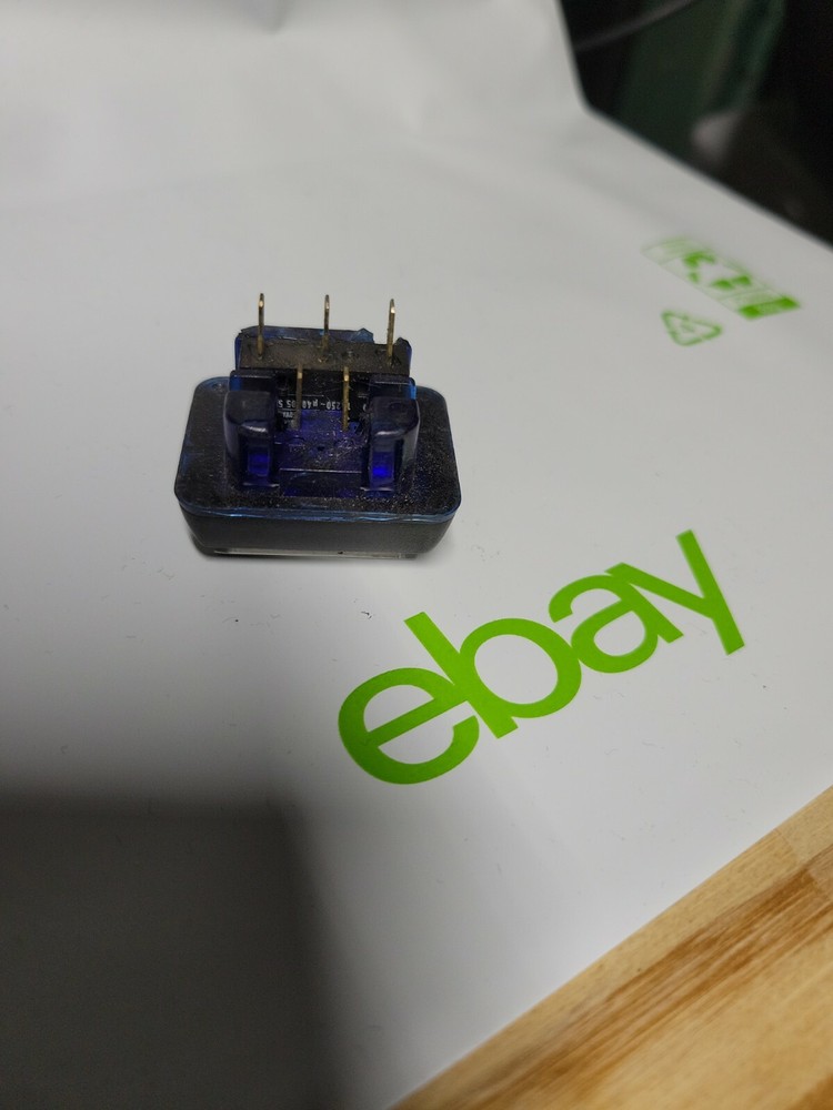 Bally Alpha Bet 5 Lines Per Credit Button Rectangular 32mm x 26mm 5E4 Cherry