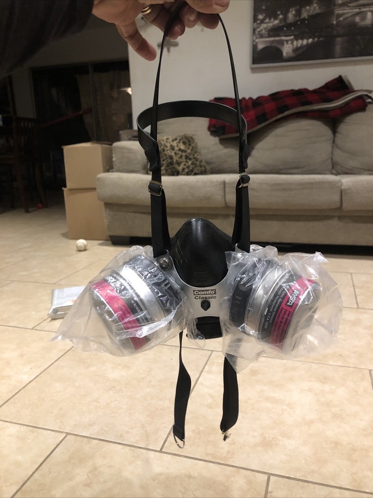 MSA Silicone Comfo Classic Respirator, Size Medium Half Mask 983358