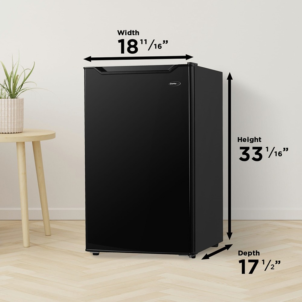 Danby 3.2 cu. ft. Compact Refrigerator Auto Defrost (Black)
