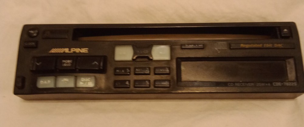 Alpine CDE-7822S CD Receiver  Faceplate Only (Used).