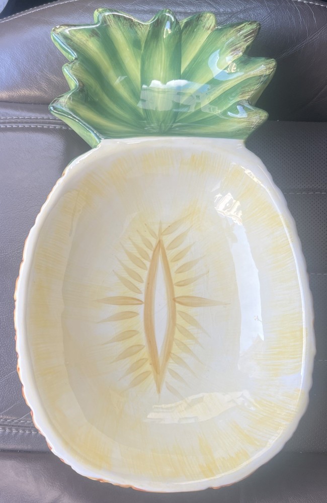 EXCELLENT - Heavy-Duty Ceramic Pineapple Design Serving Dish - Party Fun Snacks