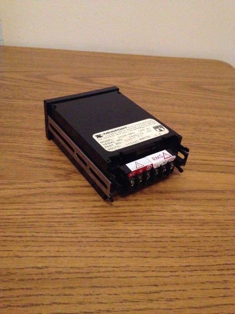 NEWPORT ELECTRONICS 204B-RMS CR6 D1 VOLTMETER