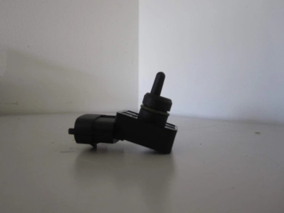 39300-2B100 MAP Sensor Assembly, Black