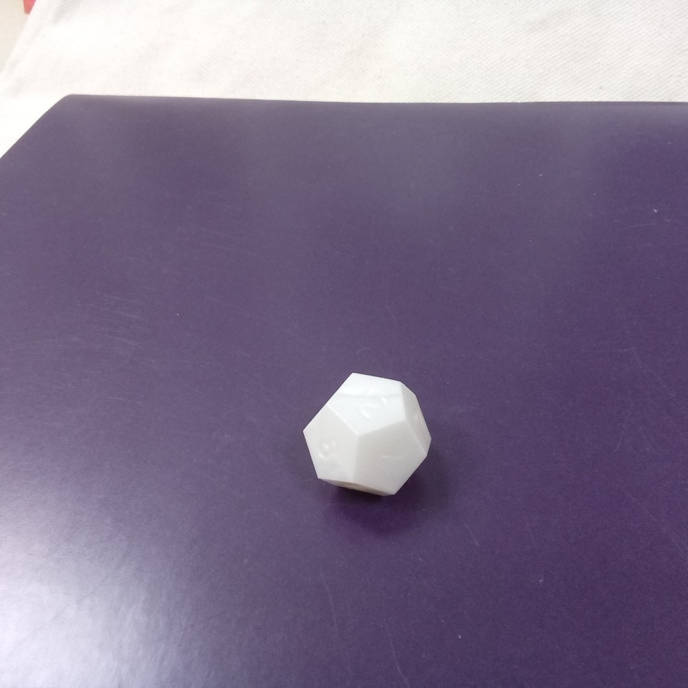 Windmill dice, d12, pearl