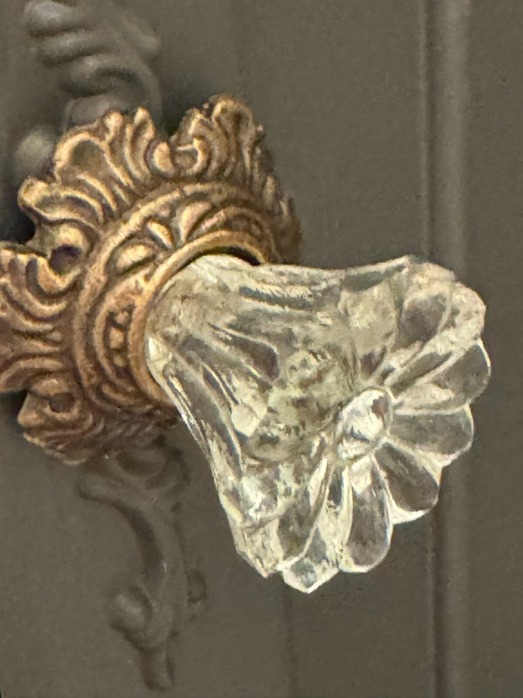 4 Victorian Vintage-Brass Metal Crystal Clear Glass backplate Knob Handle pull