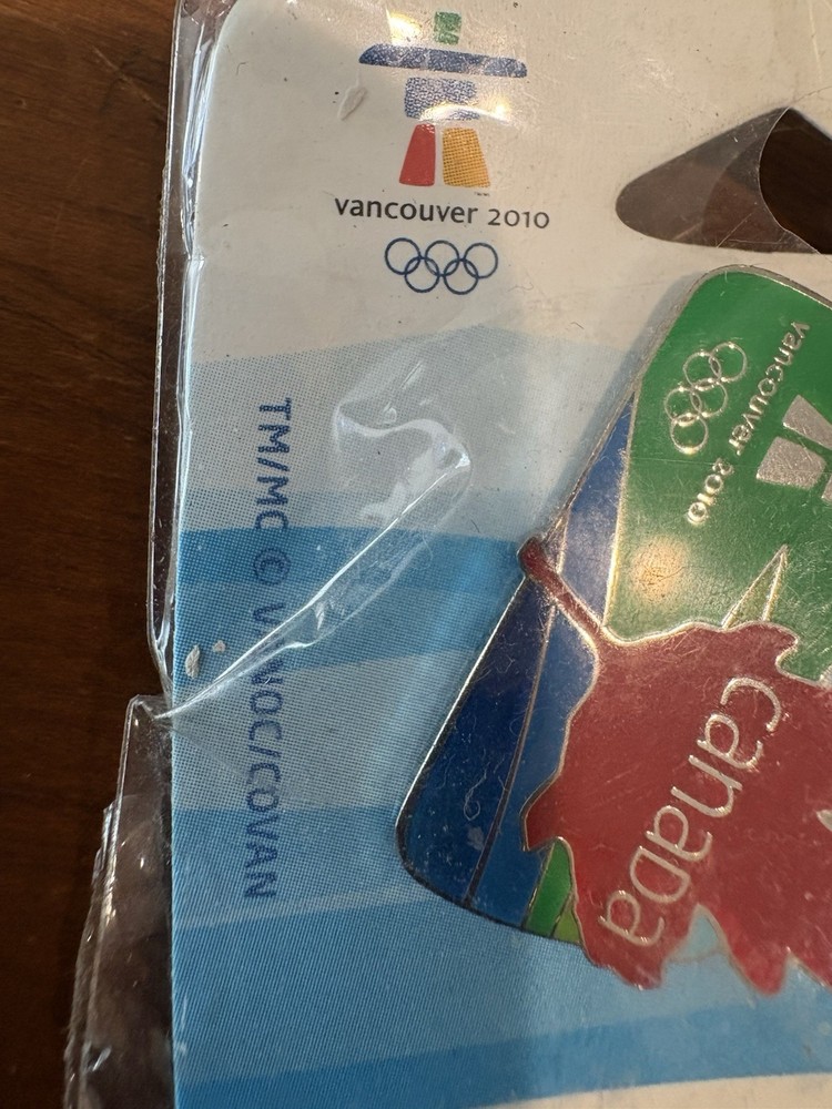 2010 Olympic Pin Canada