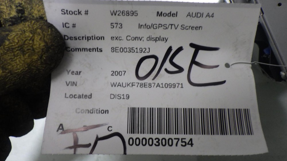 07 AUDI A4 Info Screen 8E0035192J