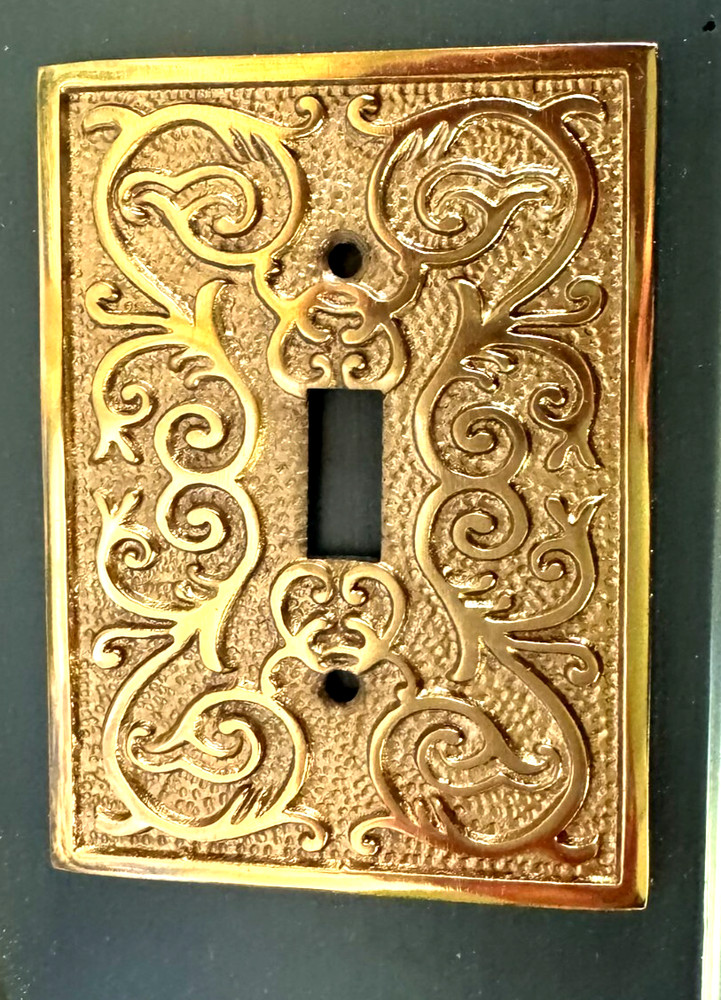 Antique -Gold Metal Single Toggle Light Switch Plate Wall Cover Decorator Scroll