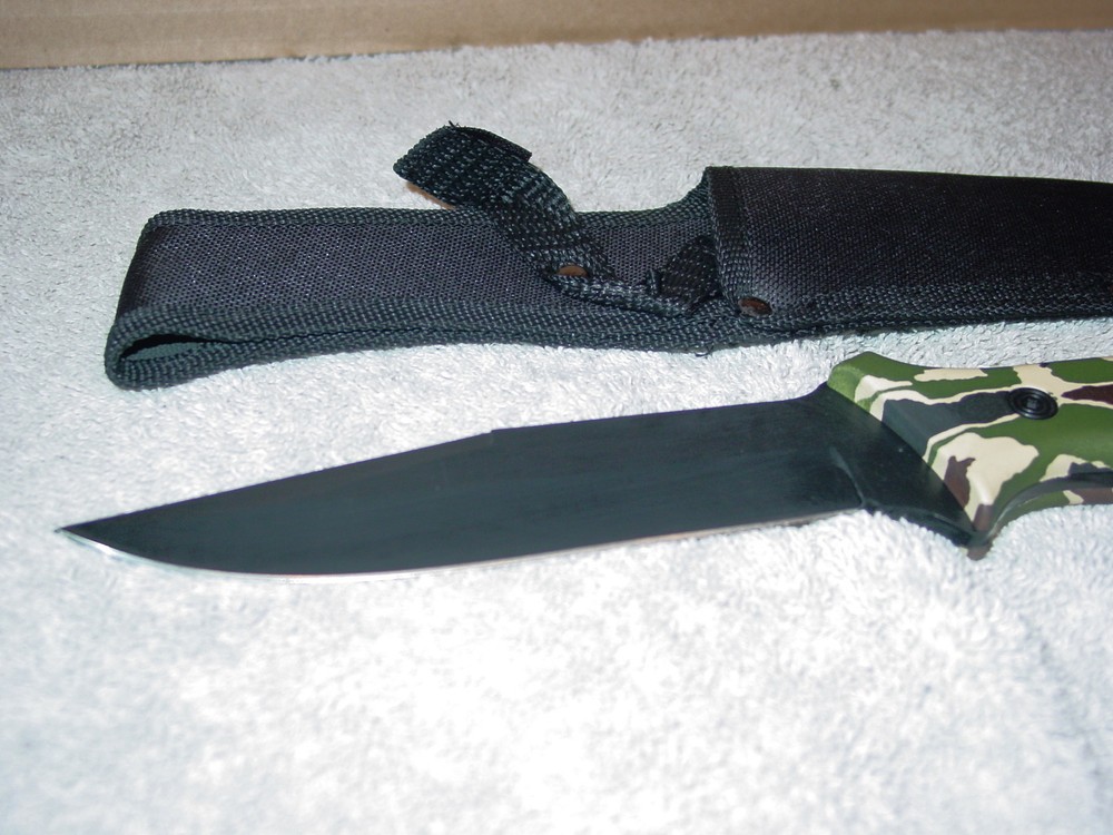 DAGGER TACTICAL OUTDOOR KNIFE CAMOUFLAGE HANDLE