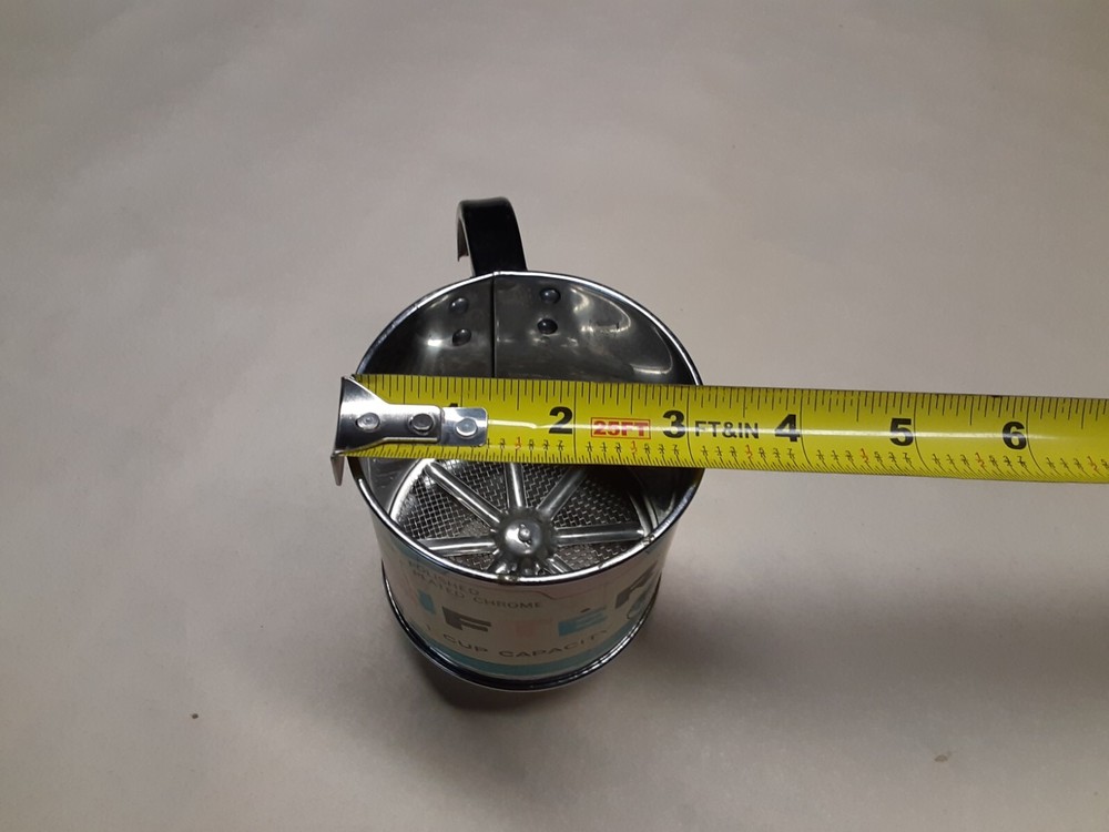 Vintage 1 cup flour sifter
