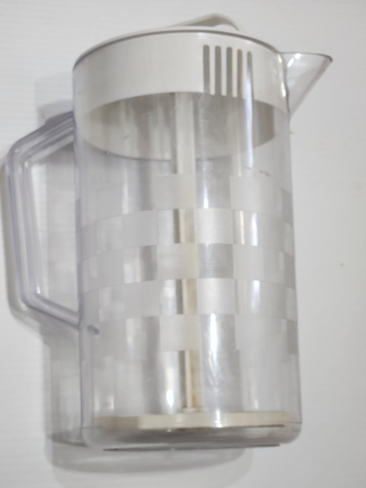 Pampered Chef 2-Quart QUICK-STIR PITCHER - Checkerboard Pattern with White Lid