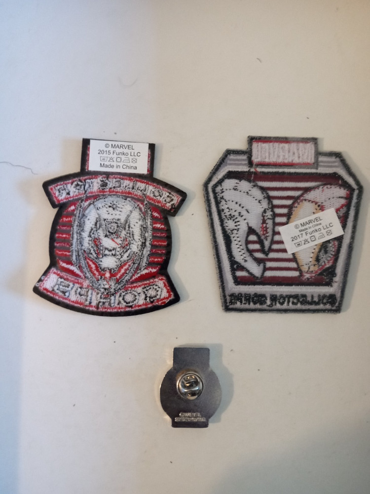 MARVEL COLLECTOR CORP IRONMAN / ULTRON PATCH & PIN