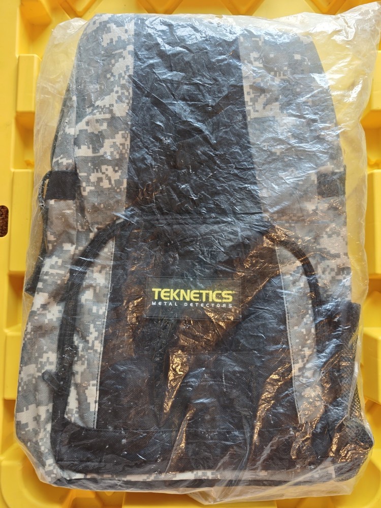 BRAND-NEW TEKNETICS METAL DETECTOR BACKPACK