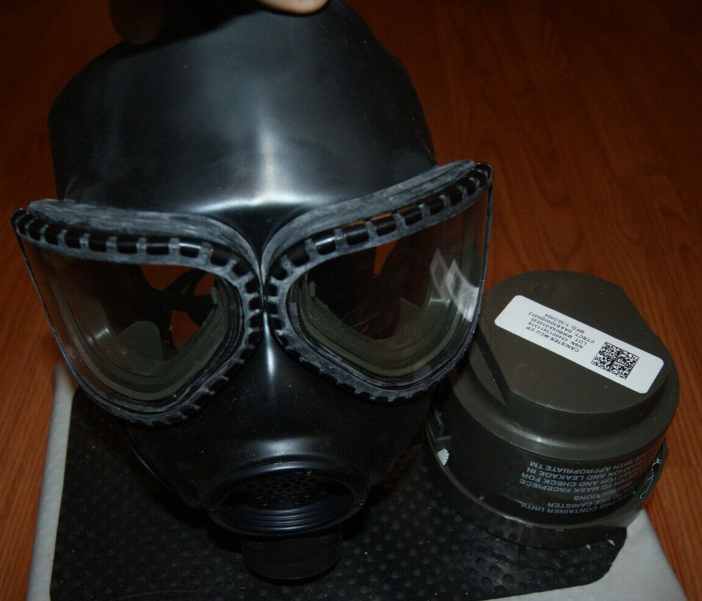 M40 SERIES GAS MASK MEDIUM -LARGE SIZE