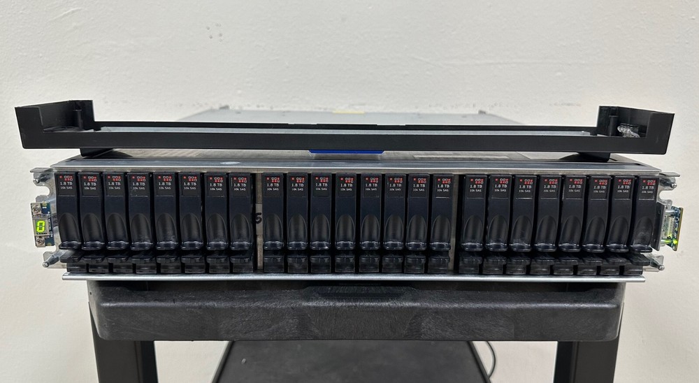 Quantum QXS 24-bay SAS disk array w/ Dual 3-07364-01 Quantum SAS SAN Controller