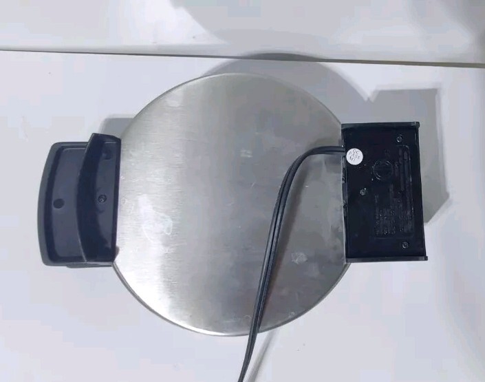 BLACK & DECKER Belgian Waffle Maker WMB500. Works Good