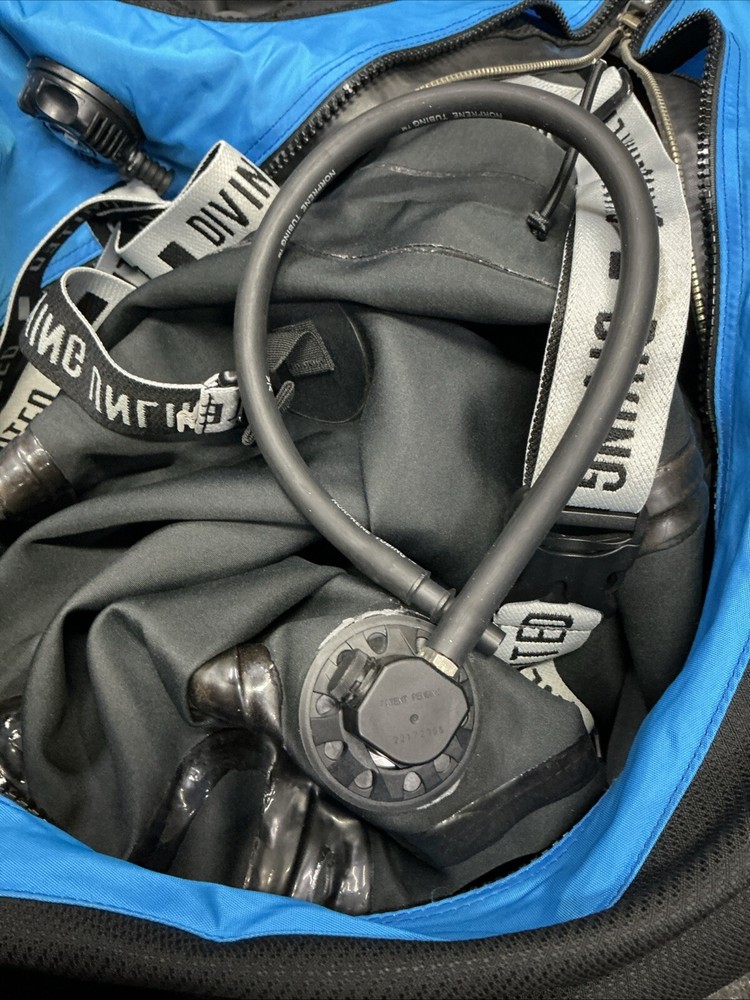 *PRE-OWNED* DUI CLX450 Custom Mens Drysuit