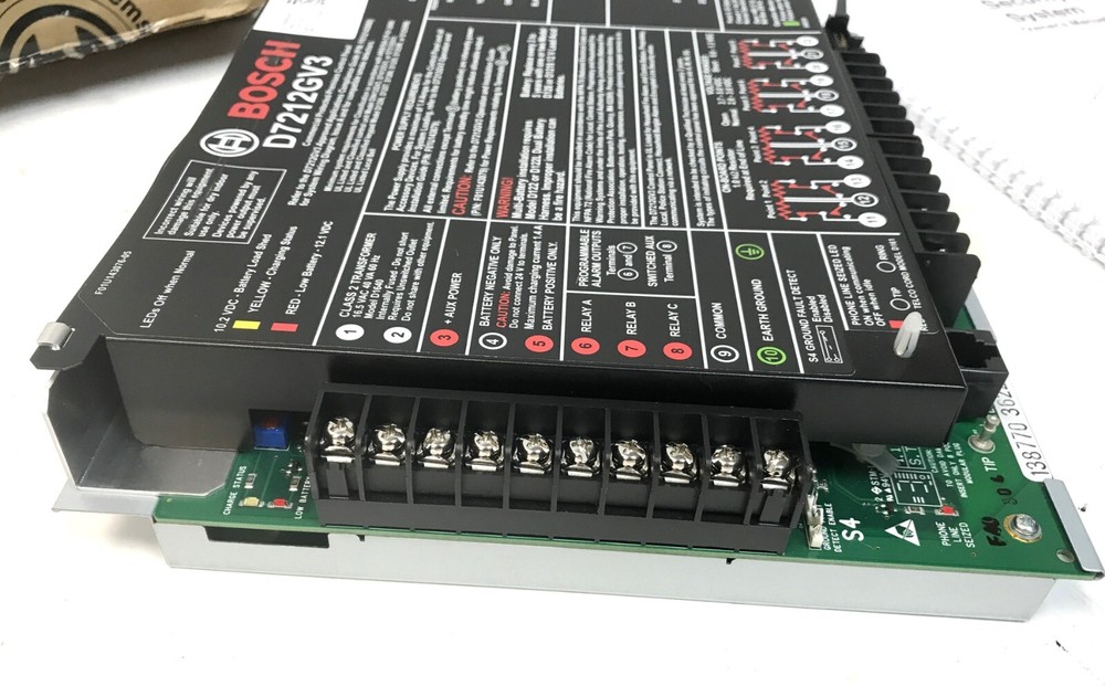 Bosch D7212GV3 Security Control Panel