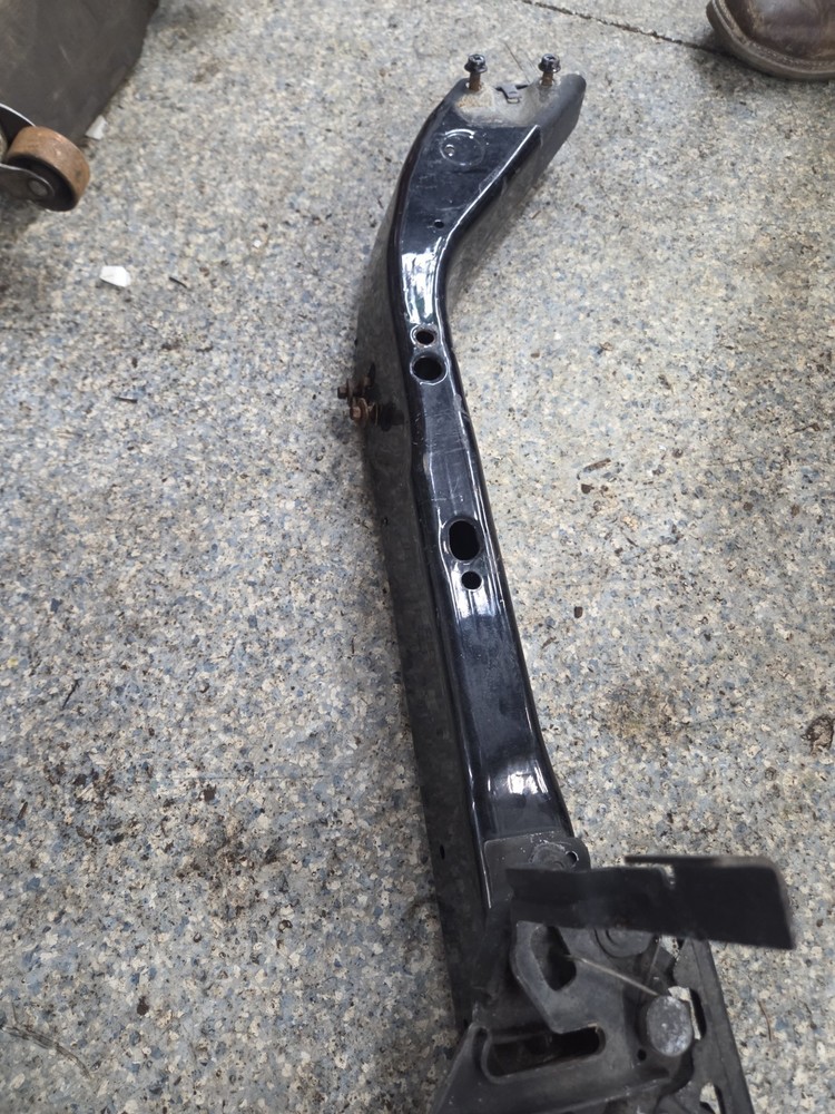 2005 Ford F250 UPPER core Support