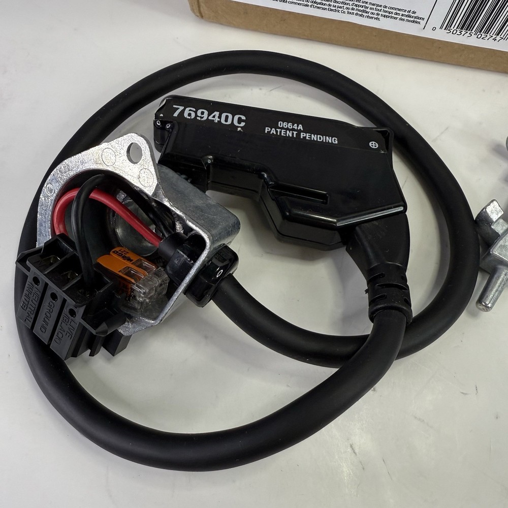 Insinkerator Cover Control Accessory Kit with Cord CCKIT-00A READ!