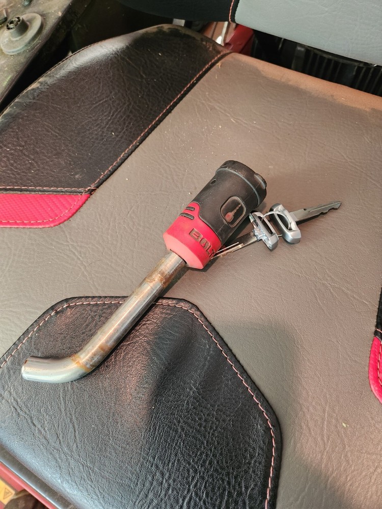 Bolt Ram Hitch Lock
