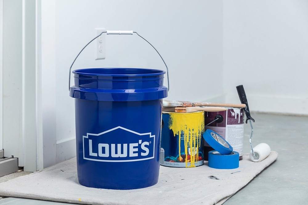 Lowe's 5 Gallon(s) Plastic General bucket