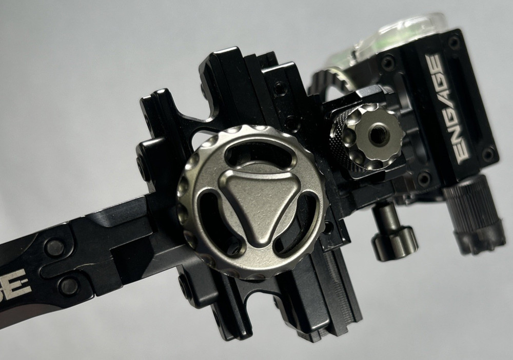 PSE Bow Mach 34 EC2 - Right Hand - W/Extras