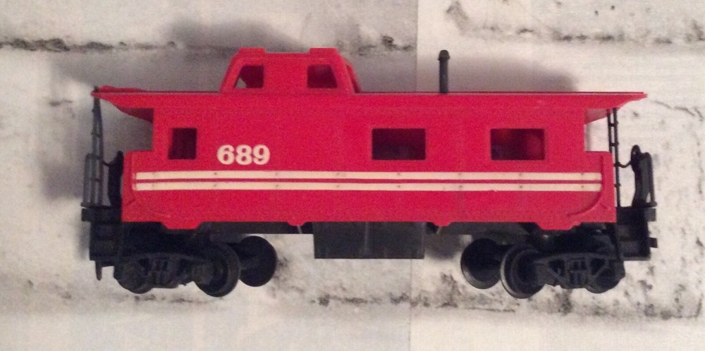 HO Scale "689" Freight Train Caboose Car