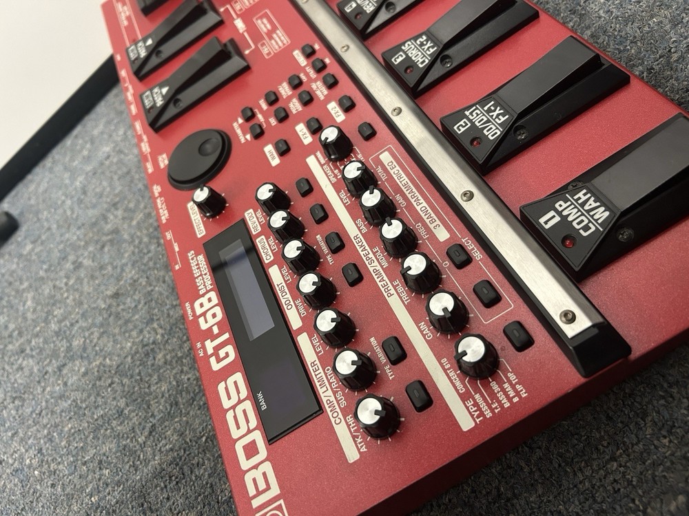 Roland BOSS BASS EFFECTS PROCESSOR GT-6B