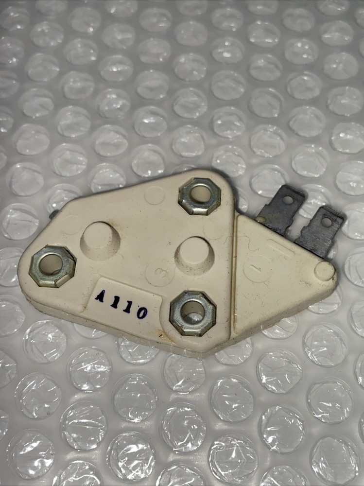 Quality Electronic Voltage Regulator Replacement Part D668