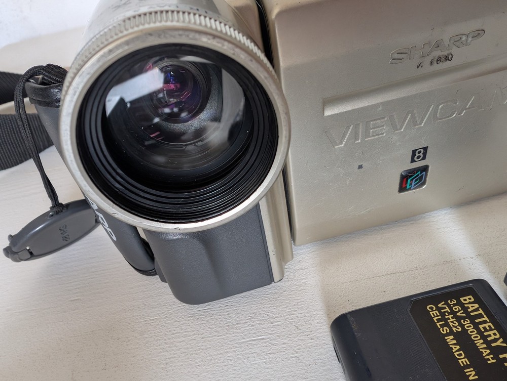 Sharp Viewcam VL-E630S camcorder Video recorder with extras– Tested working