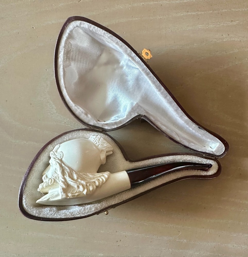 Block meerschaum pipe in case