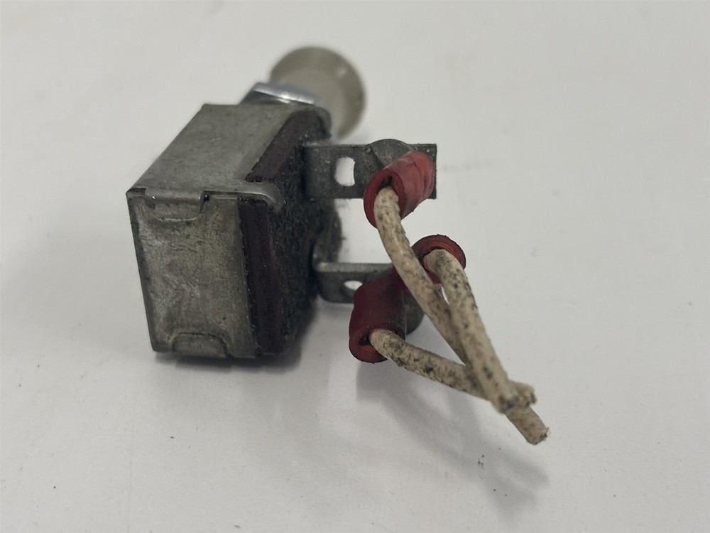 1956 Cessna 172 NAV Navigation Light Push Pull Switch 0713026-4