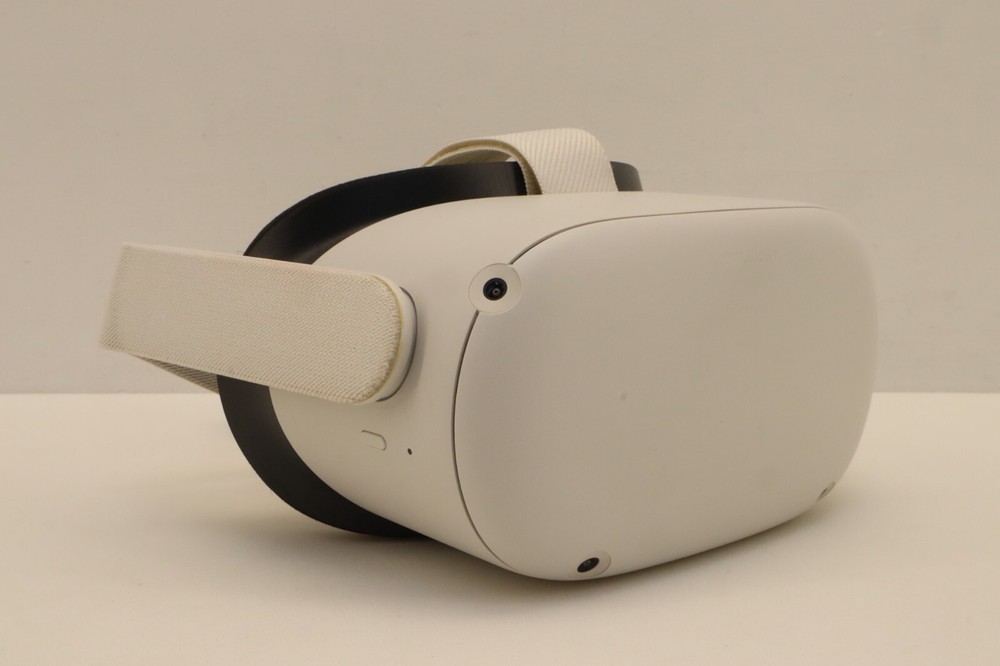 Meta Quest 2 - 128gb - Headset, Controllers, Charging Cable