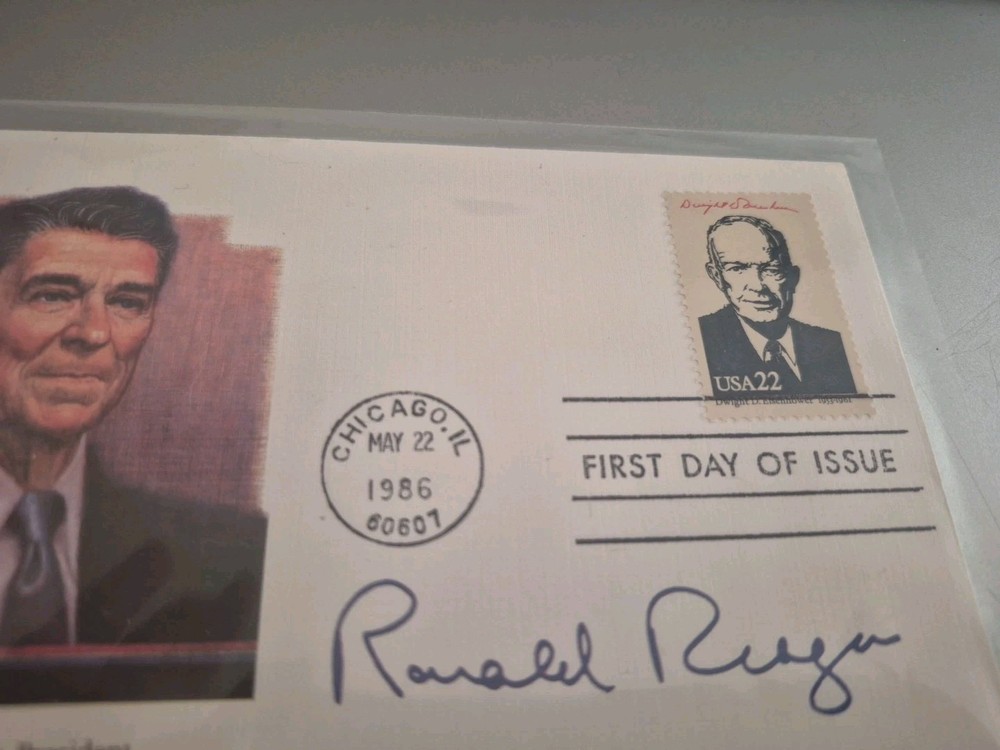 May 22 1986 Ronald Reagan First Day Issue Error Stamp & Envelopes