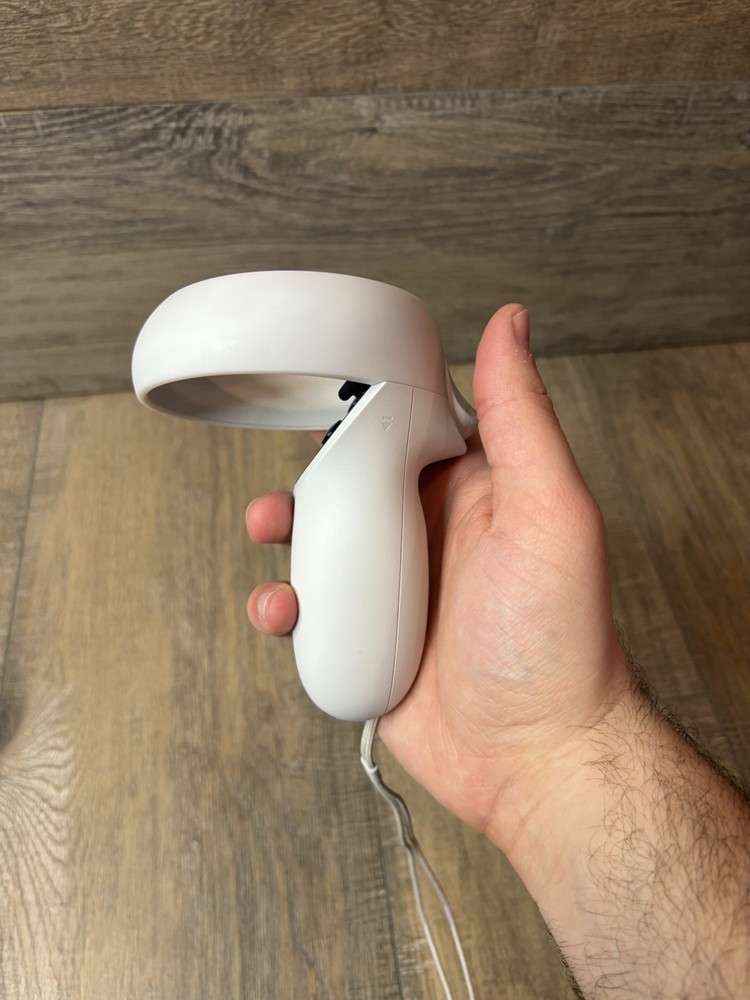 Genuine OEM Original Meta Oculus Quest 2 VR RIGHT Touch Controller Only - Tested