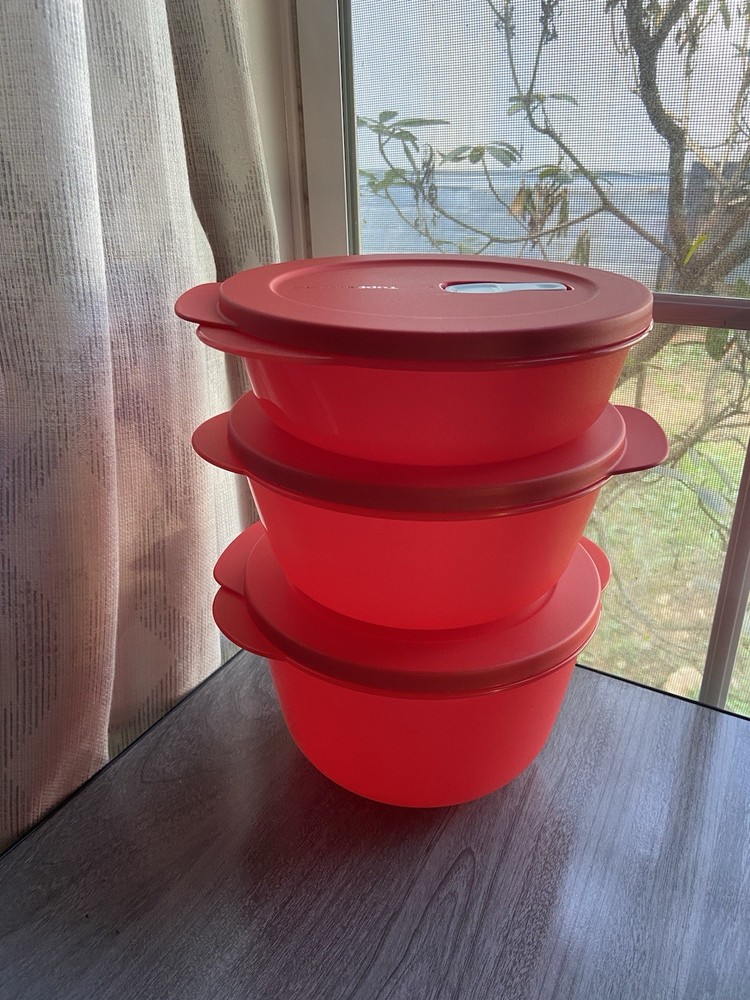 Tupperware CrystalWave Plus Round Microwave Containers.