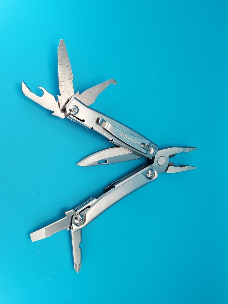 Leatherman Rev 3.8" Multi-Tool, Stainless!