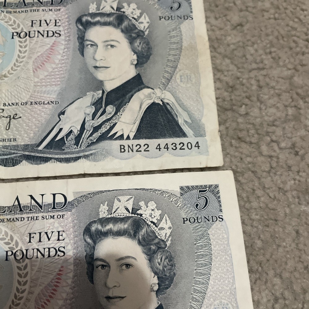 Five Pounds Notes X 3 £5 Circulated Good clean CONDITION.
