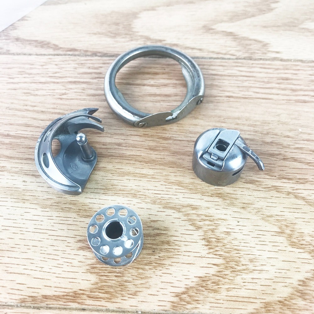 VTG White Model 618B Sewing Machine BOBBIN HOOK CASE ASSEMBLY Part Genuine