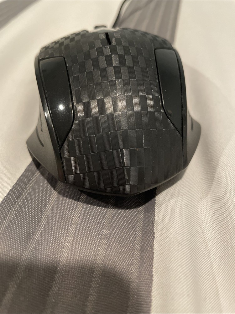 Black Unbranded Carbon Fiber Pattern Wired Gaming Mouse 3 Buttons