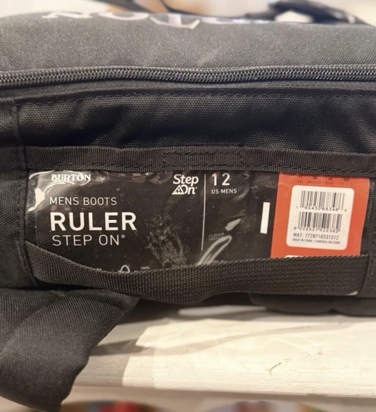 Burton STEP ON Snowboard Backpack Bag / Black / Waterproof / Padded / Large
