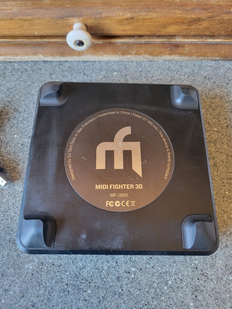 DJ TechTools Midi Fighter 3D MF-0005 - 16-Button Performance MIDI Pad UNTESTED